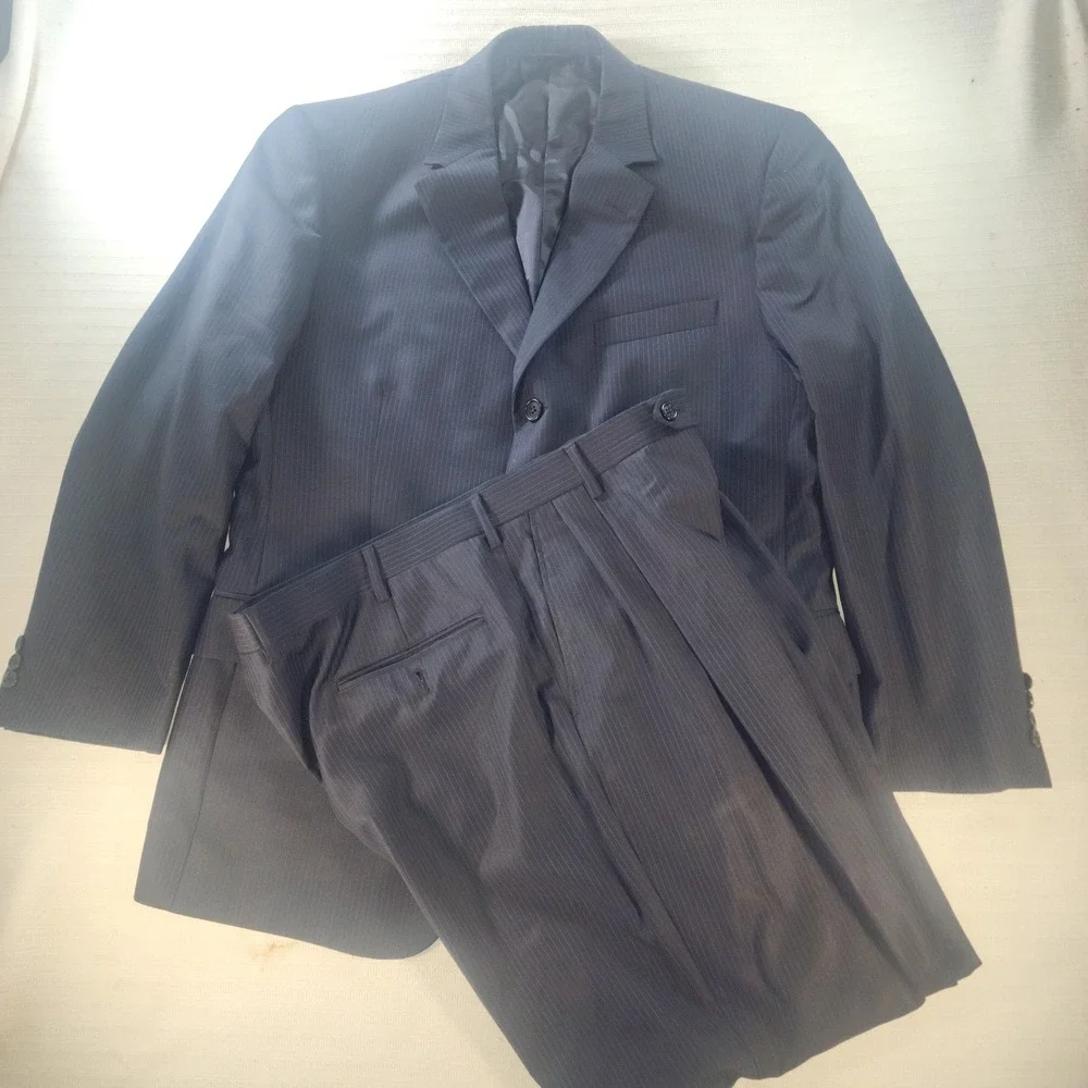Brooks Brothers 1818 Madison Suit Mens 43R 38W Navy Pinstripe Wool Italy VBC